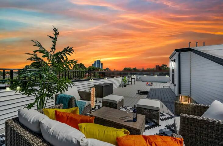 LUX Penthouse+Huge SkyDeck Views of NYC! NearPATH gallery image 5