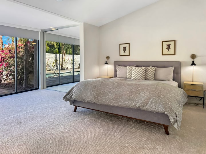 Shtroja krejtësisht të reja në të gjitha dhomat e gjumit. Peshqirë, batanije, jastëkë shtesë.  Dyshekë të rinj Saatva në të gjitha dhomat e gjumit.