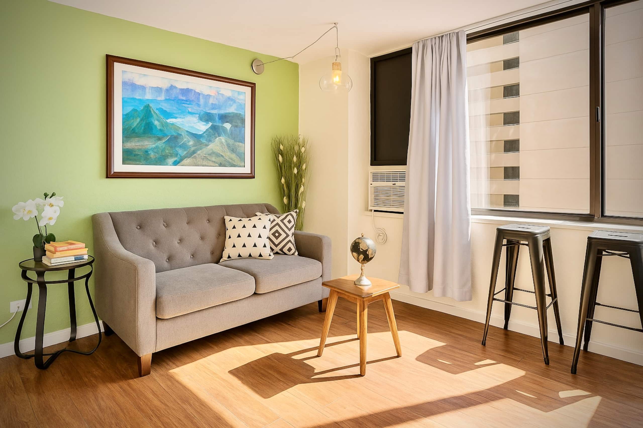 Cozy Waikiki Studio · Walk to Beach · City View - Image 3