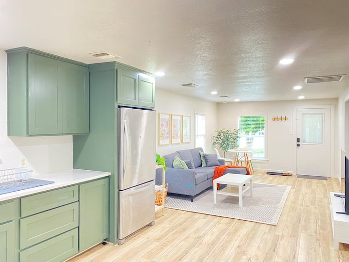 Travelers Retreat! Close To Hospitals, Down Town! - Temple, TX