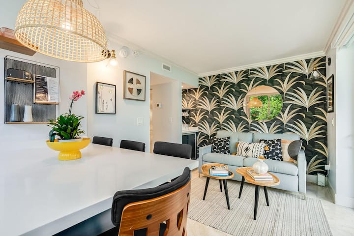 The Palms Coconut Grove: 1/1 Condo With Parking - Coral Gables