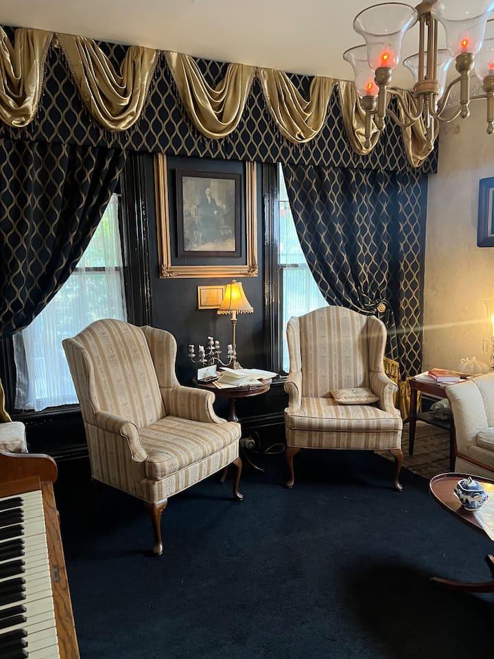 7 Minute Walk To Niagara Falls - Historic House. - Niagara Falls, NY