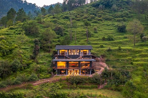 Leopard’s Creek 4BR Lux Villa W/Pool & Pool Table