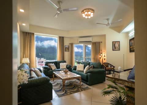 The Finest 4BHk , By the Ganges.