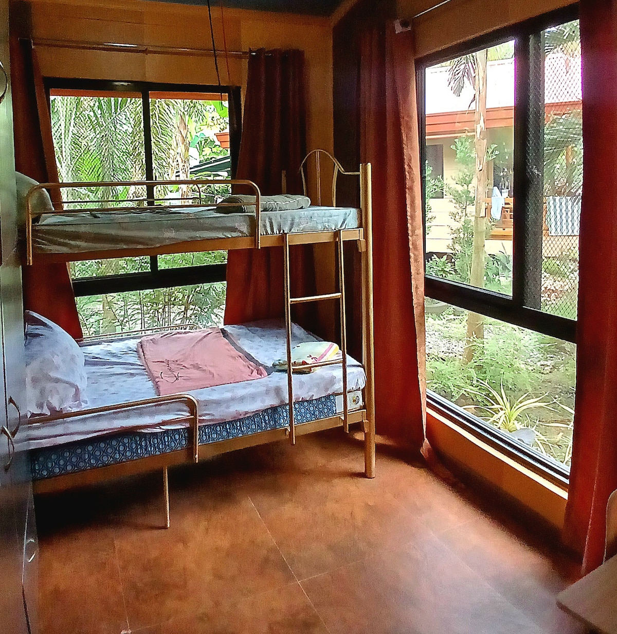 Your bunk bed in bedroom #2 is ideal for the kids, but at the lower level also quite useful for elderly people. 