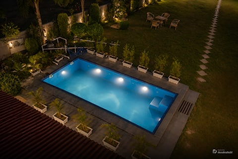 Grand 6BR Estate with Expansive lawns & Amenities
