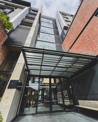 Amira @ De Waterkant gallery image 3