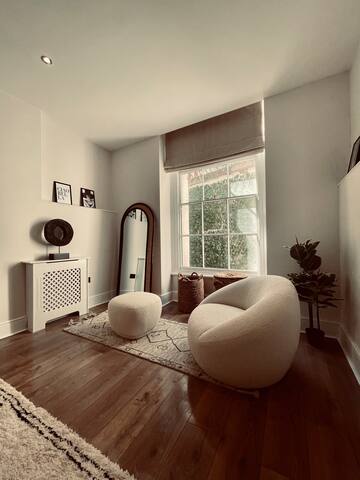 Wonderland gallery image 2