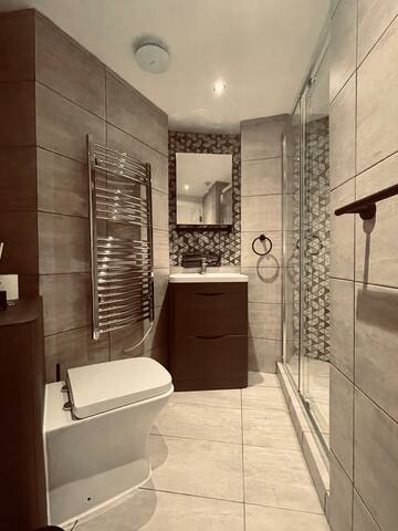 Wonderland gallery image 5