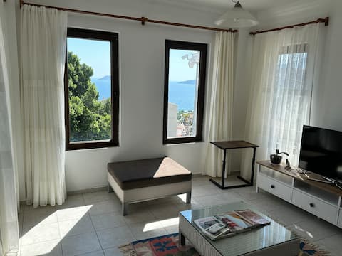 Successful Airbnb property: Apartment with a View 400m to the Beach in Antalya