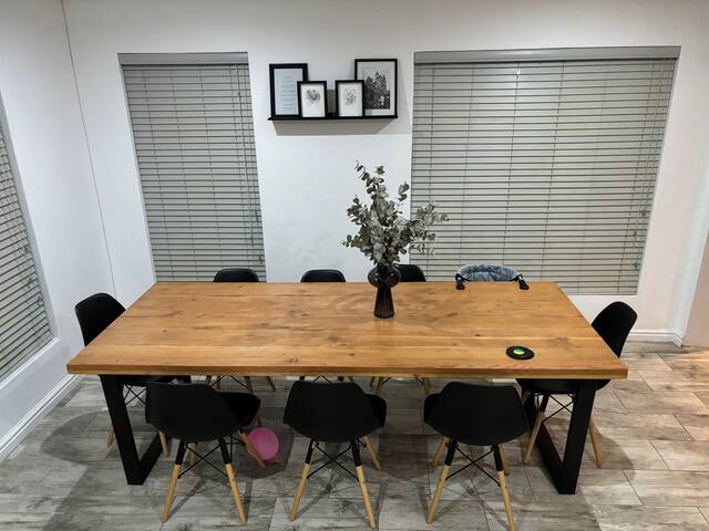 Newly renovated house with vineyard views. gallery image 5