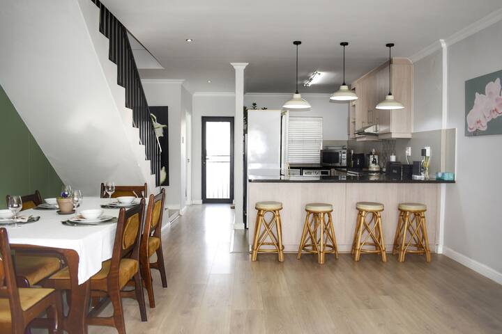 Spacious Townhouse gallery image 5