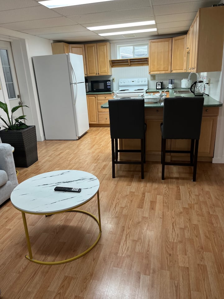 1 Bed - House Close To Winnipeg Airport - Winnipeg
