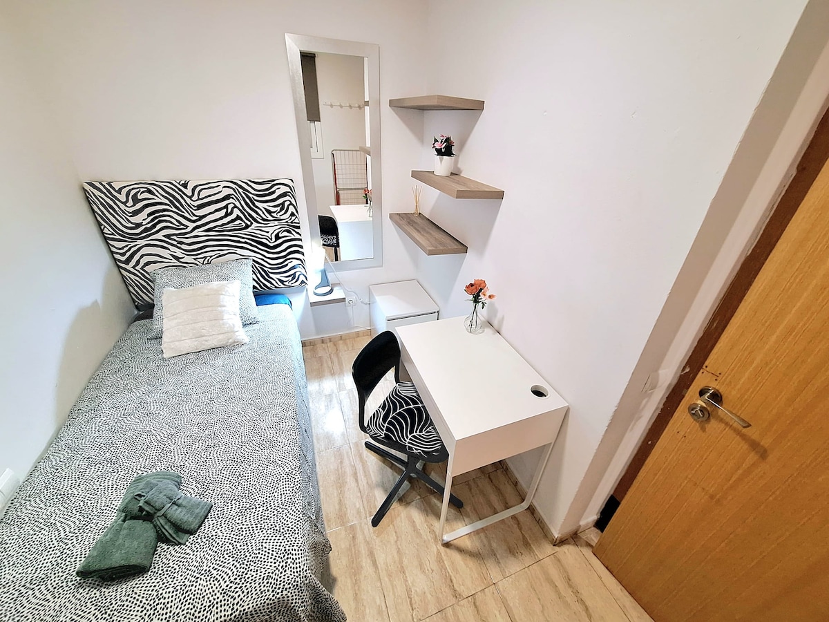 room 2 - private with key and 2 bathrooms to share - Apartments for ...