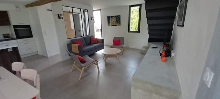 Charmante Petite Maison Rénovée Au Pays Basque - Urt