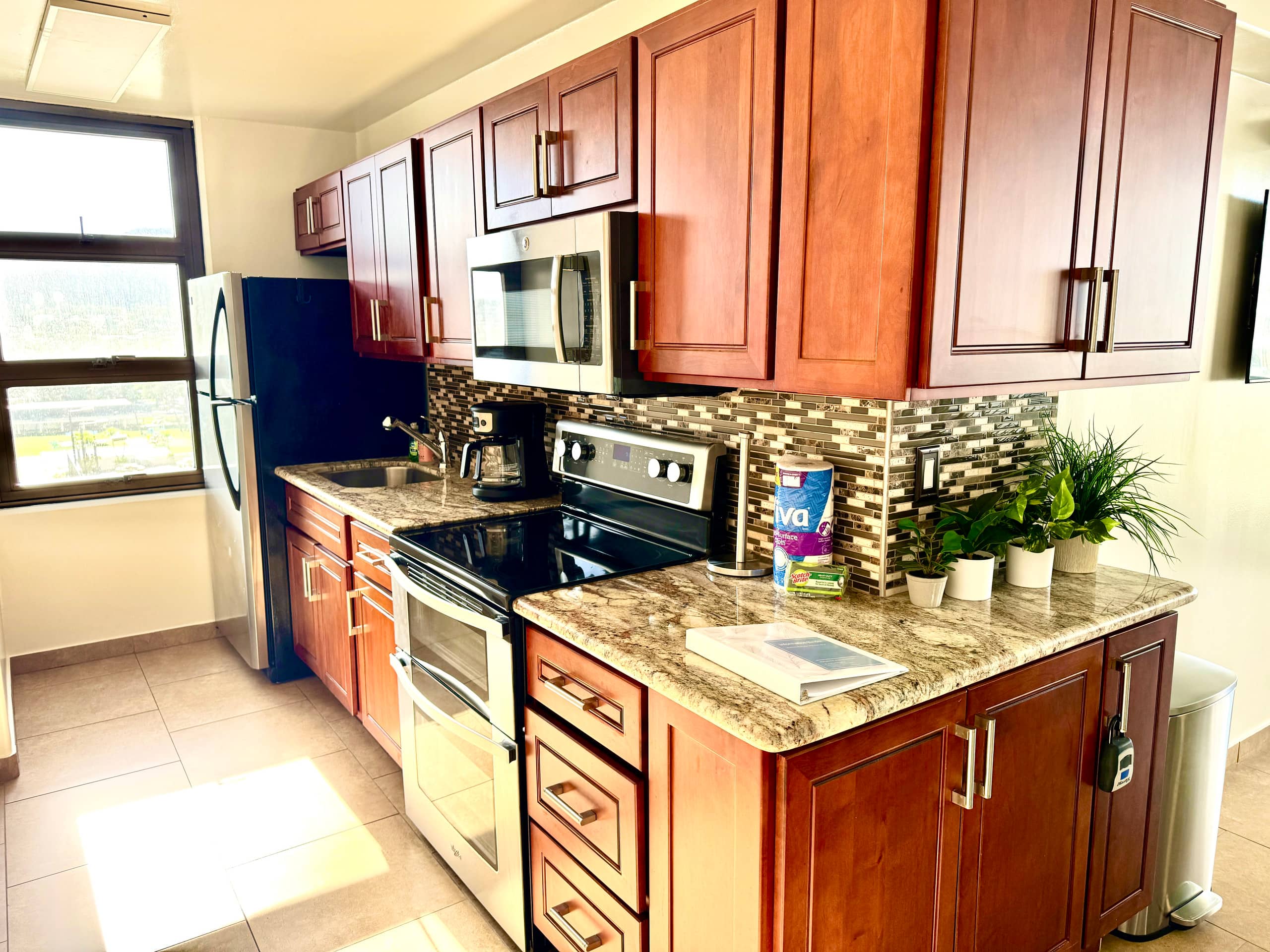 Ocean View Condo w/ Free Parking - Image 7