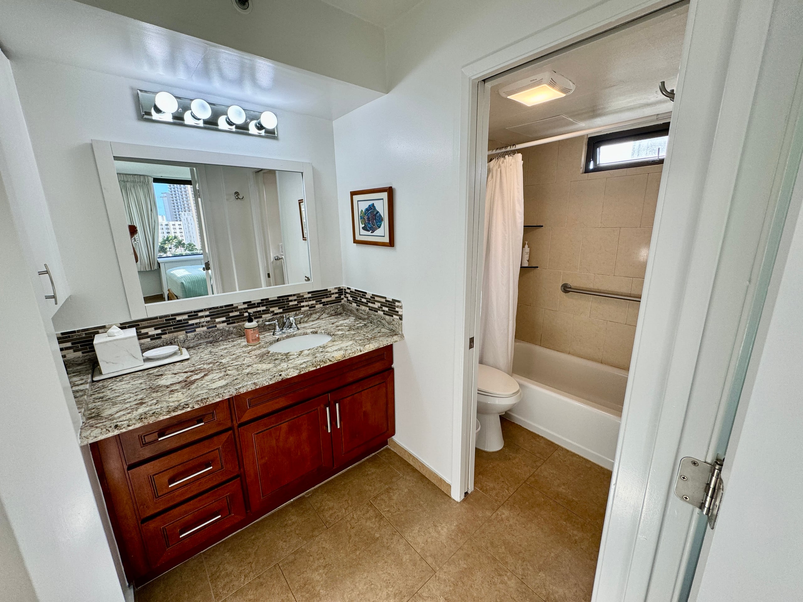 Ocean View Condo w/ Free Parking - Image 12