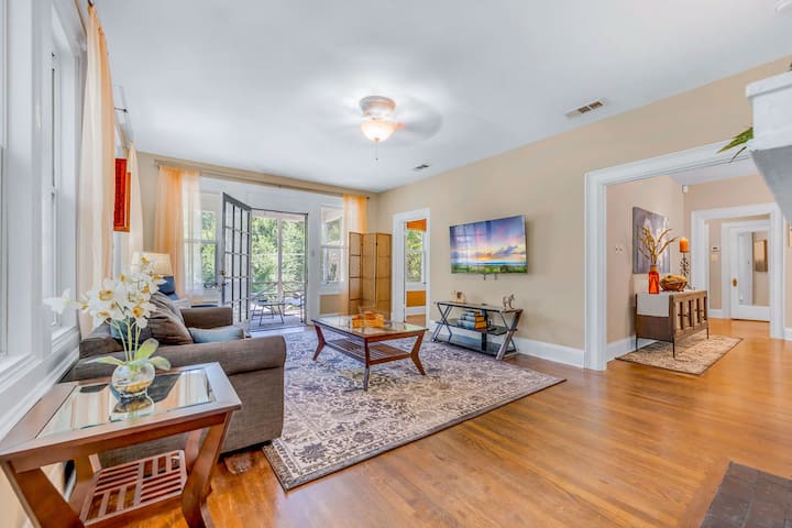 NEW! Wycliff House – Oak Lawn Walker’s Paradise