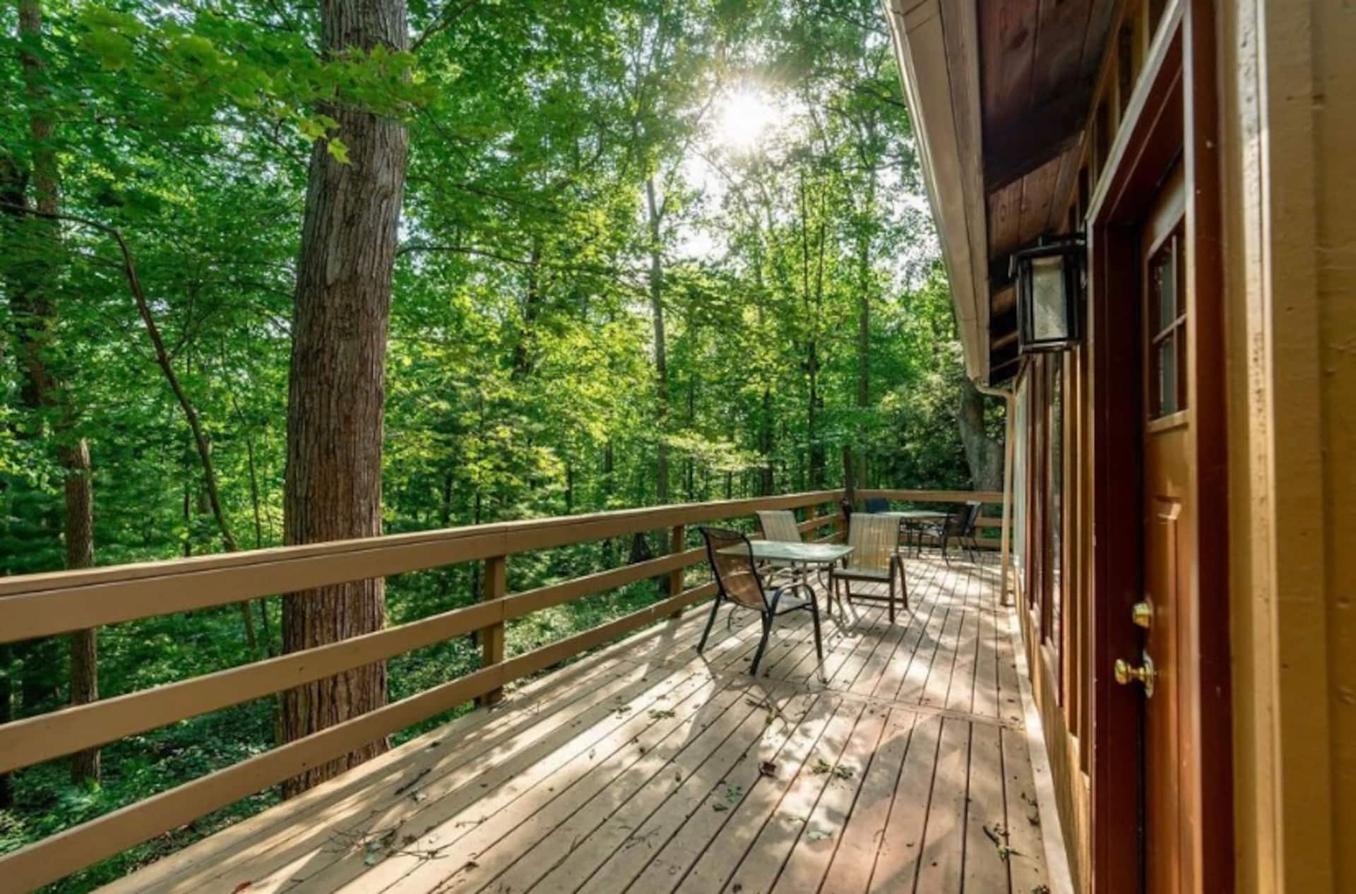 The Toasty S'more | Private Cabin | Lake | Hot Tub