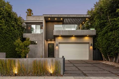 The Dream Villa in WeHo｜Walk to Melrose