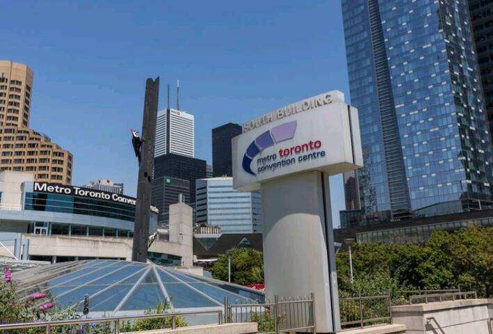 Royal Ritz Condo gallery image 4