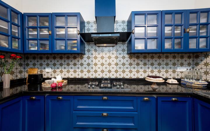 Full kitchen image 2