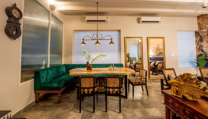 Dining area image 1