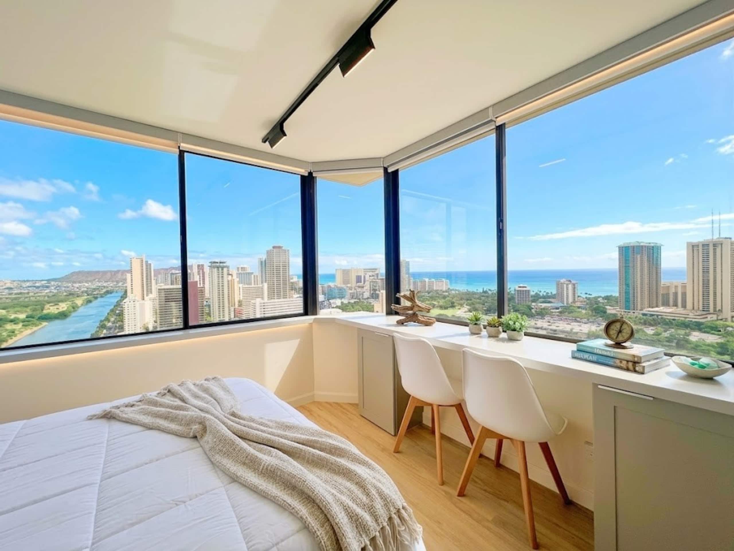 Waikiki Ocean Diamondhead : 37F Corner Panorama - Image 10