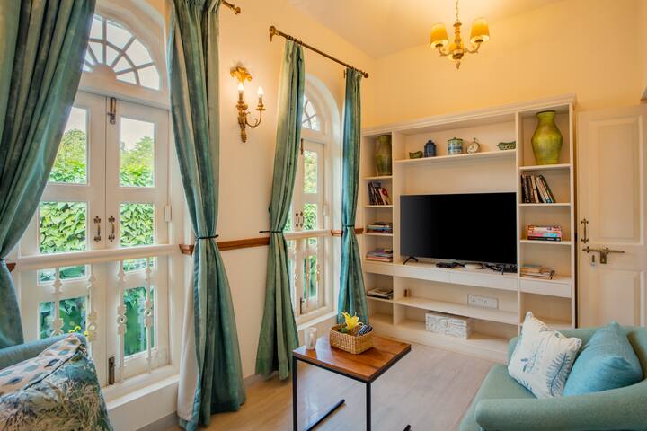 Living room 2 image 2