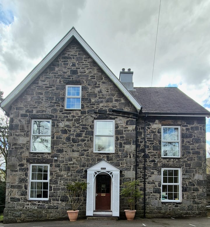 35-Bed Woodland House in the Heart of Llanberis