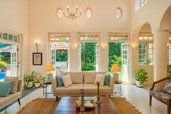 Living room image 6