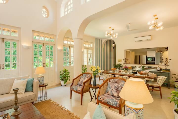 Living room image 4