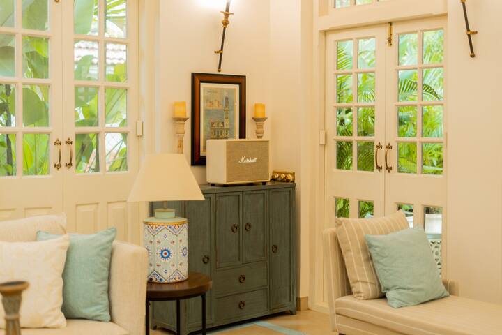 Living room image 12