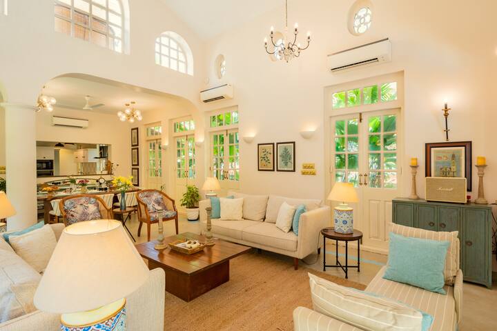 Living room image 3