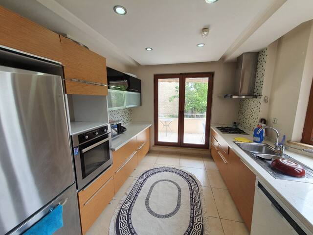 A Most comfy villa by the marina gallery image 5