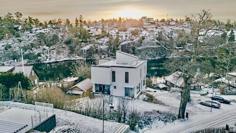 Exclusive Villa - private jetty & fabulous lake view