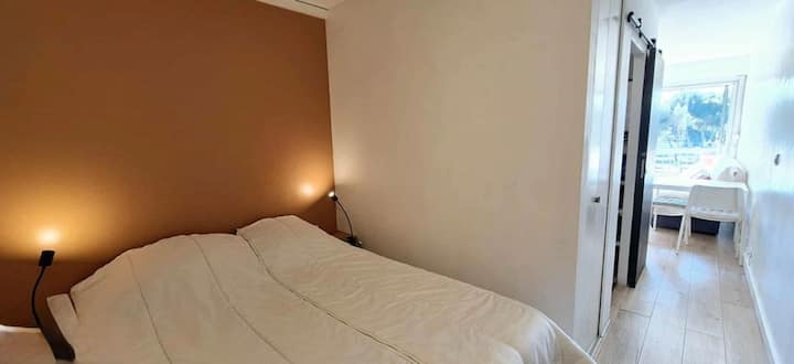 Rincón de noche en alcoba