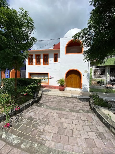 Lidxi Clavel in private development