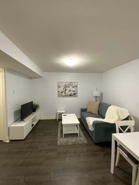 Successful Airbnb property: Modern 1-Bedroom Suite in Clayton Heights in Cloverdale