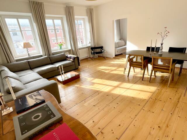 Exclusive Gem in the Center of Munich. 101m2. gallery image 2