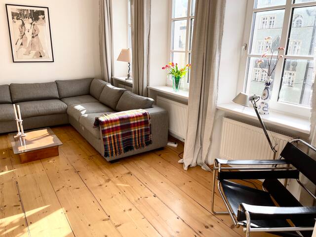 Exclusive Gem in the Center of Munich. 101m2. gallery image 4