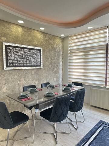 great location luxury apartment gallery image 4