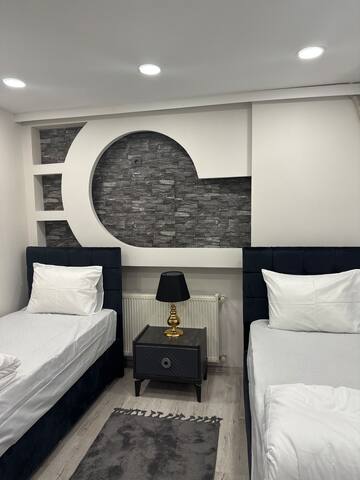 great location luxury apartment gallery image 2