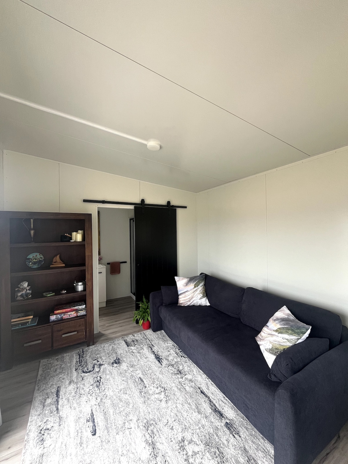 Successful Airbnb property: Wairua Cabin in Kaipara District