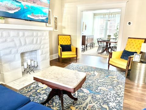 3 Stories | 4B/1.5B | 3 King+2 Queen | 15m to Pgh