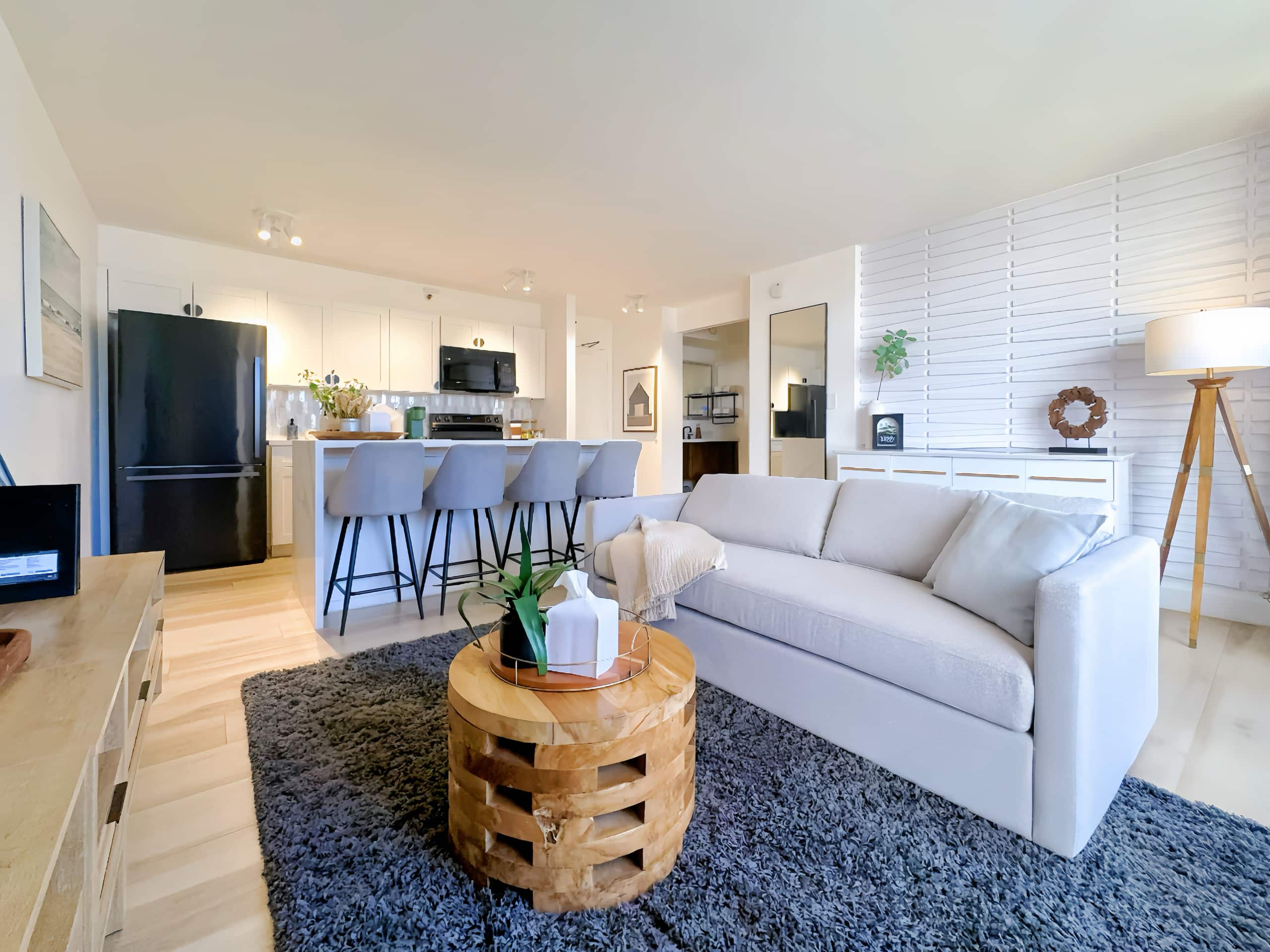 Modern & Chic Premium 1BR-Waikiki Beach w/Parking~ - Image 2