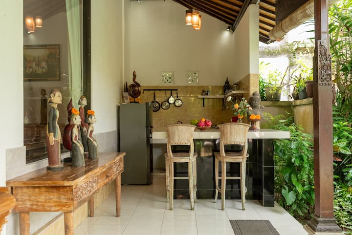 A Lush Tropical Villa In Ubud Rice Fields - Ubud