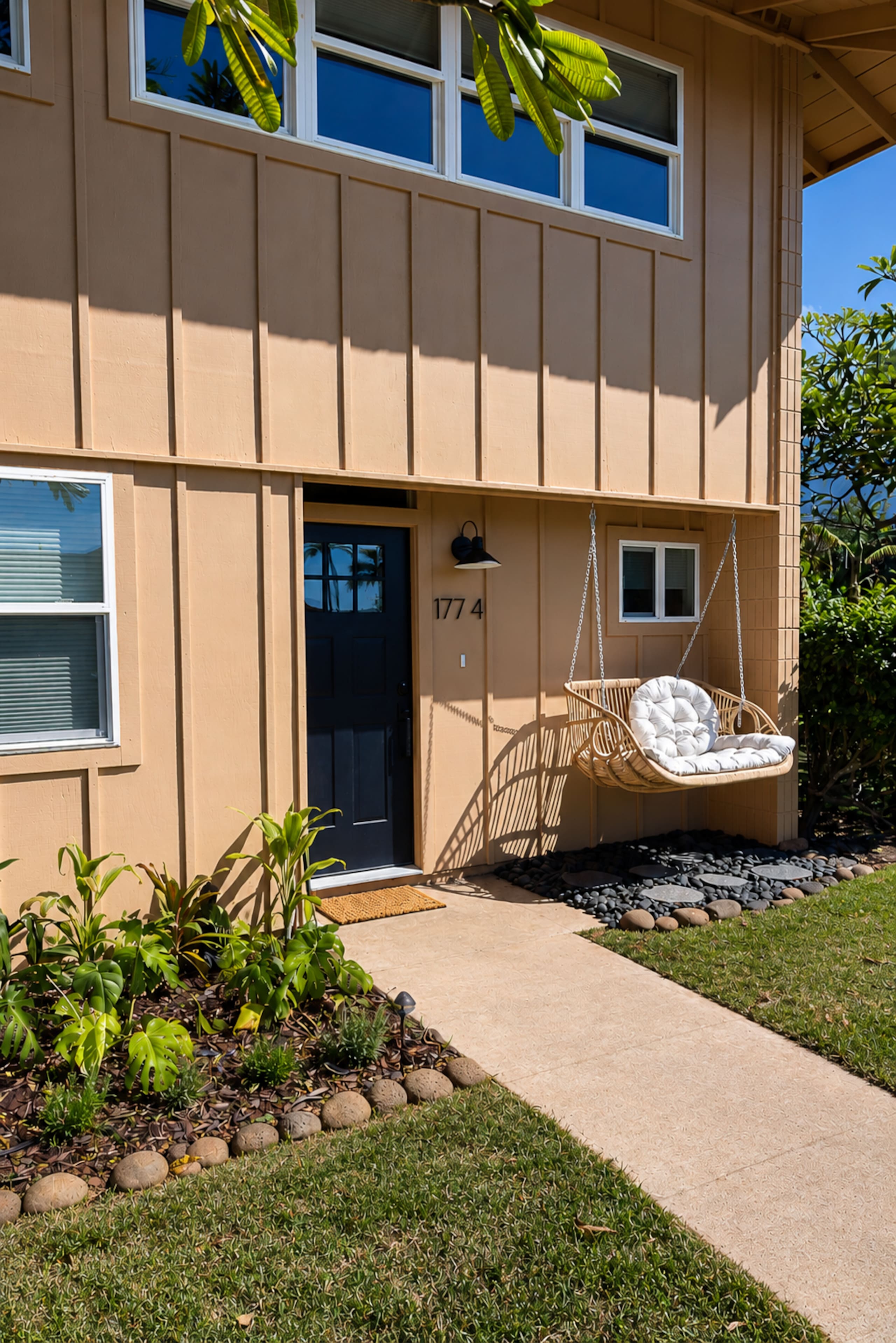 Home in Lahaina · ★4.96 · 3 bedrooms · 4 beds · 2.5 baths - Image 26