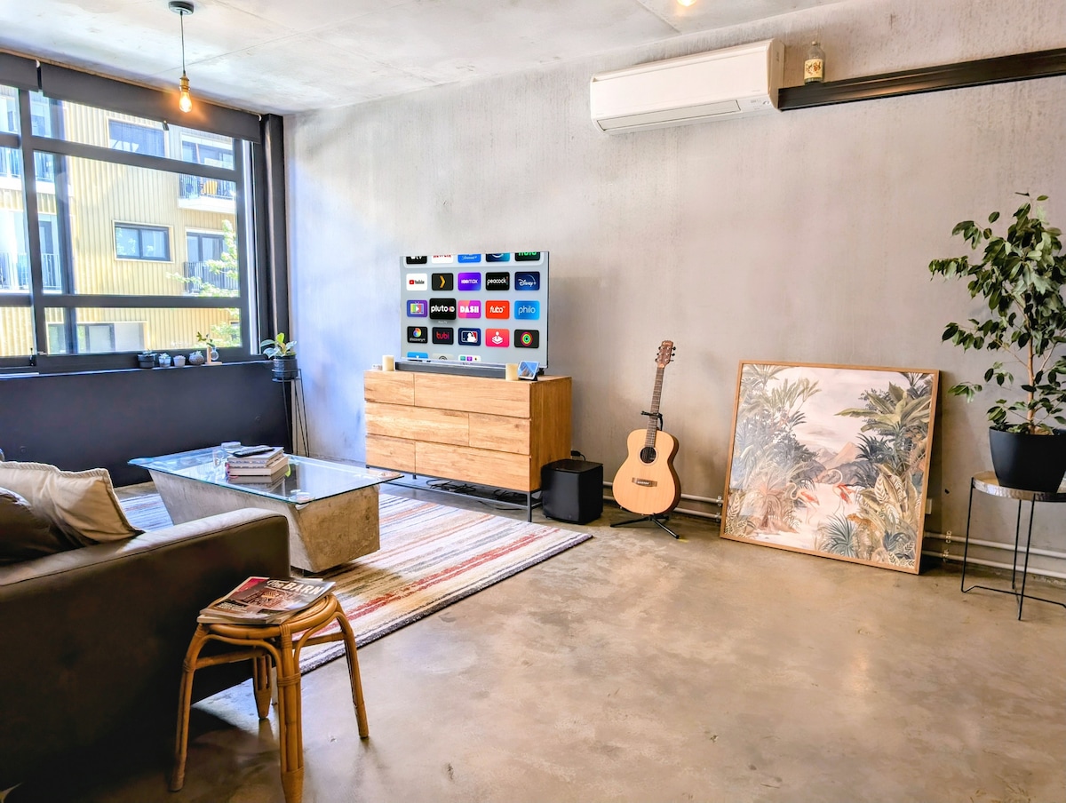 Top performing Airbnb: Kingston Foreshore Loft | King Bed, Pet Friendly in Australian Capital Territory