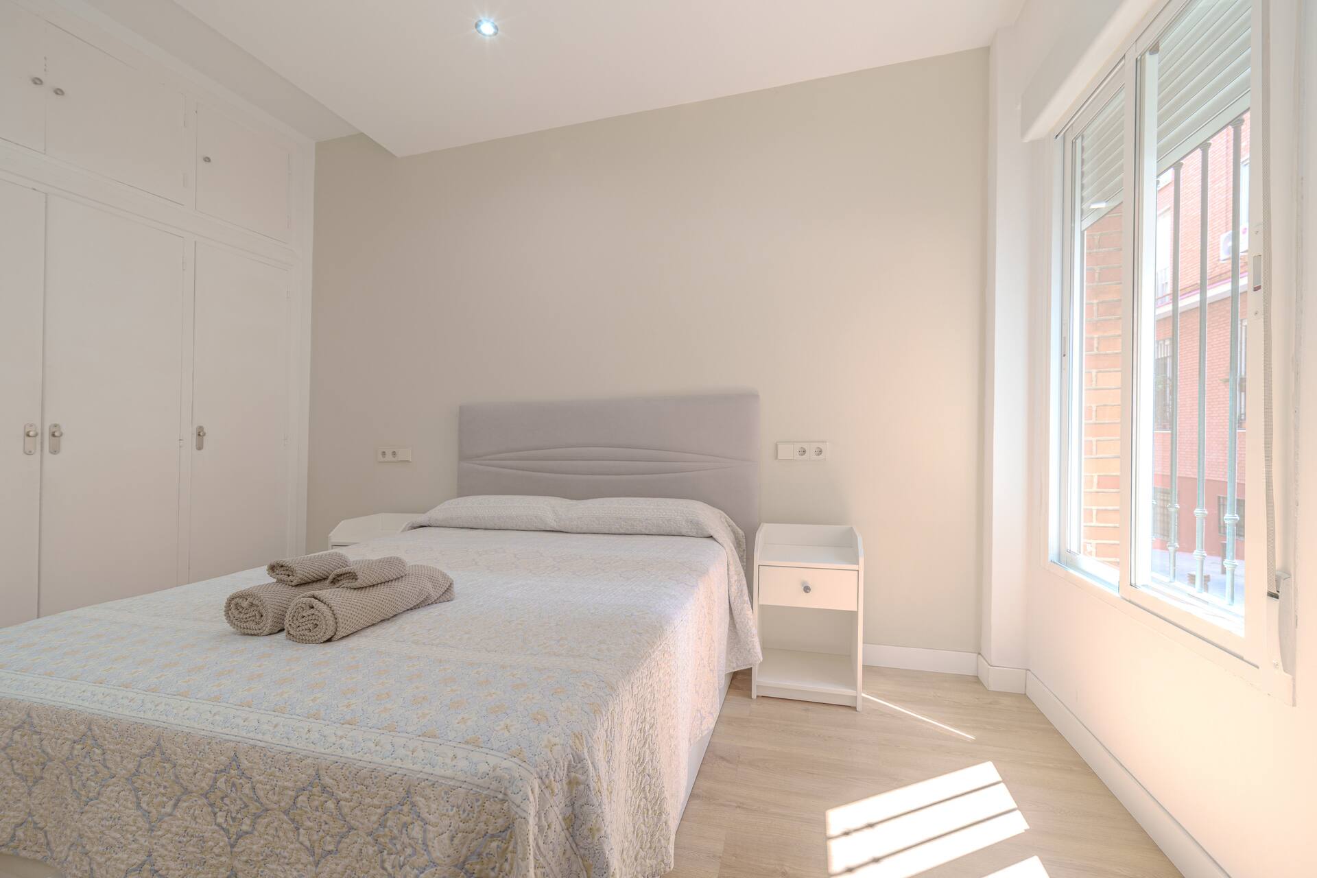 Apartment in La Latina for 6, just a stone's throw from El Rastro. — photo 2